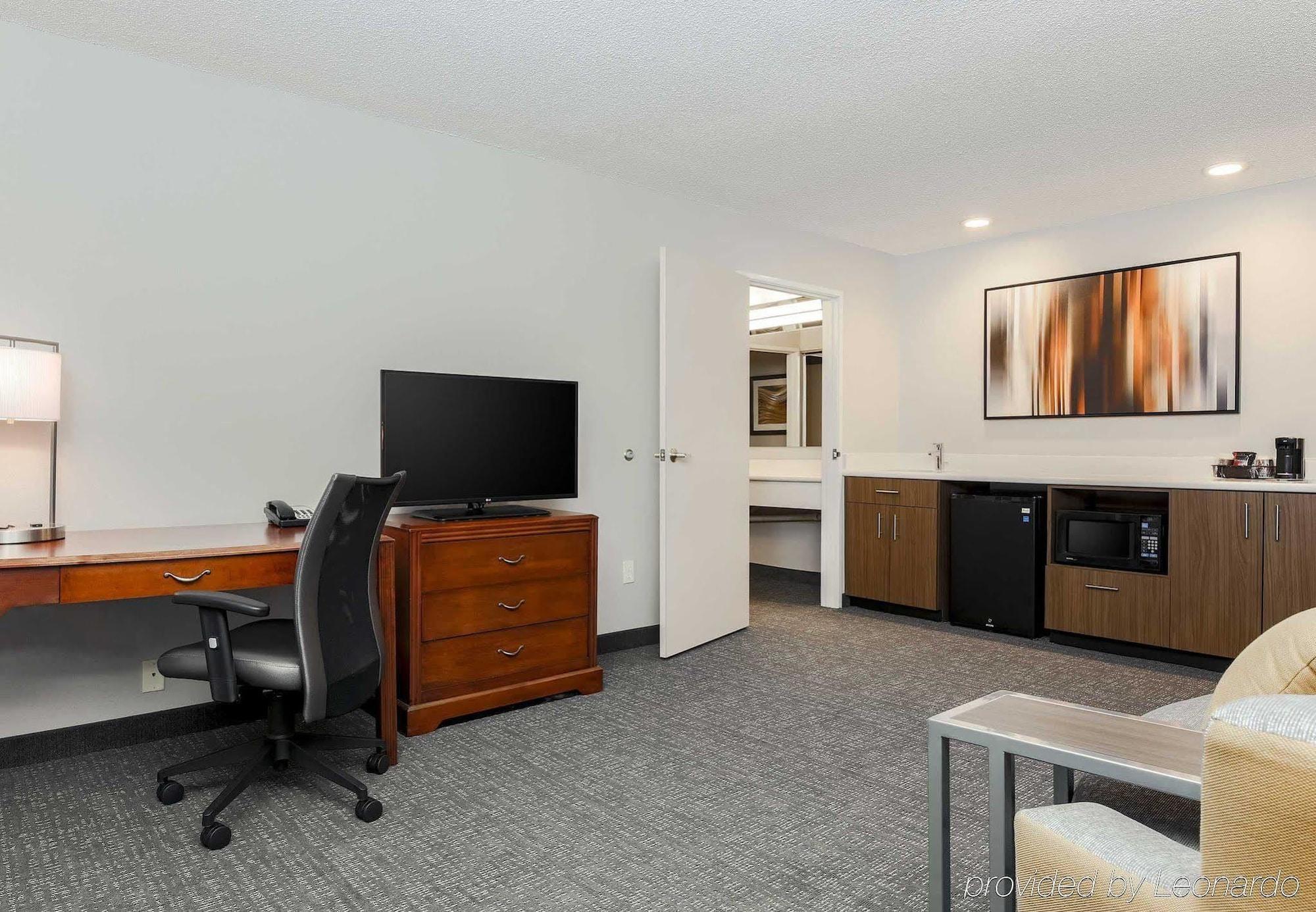 Radisson Hotel Houston Intercontinental Airport North Екстериор снимка