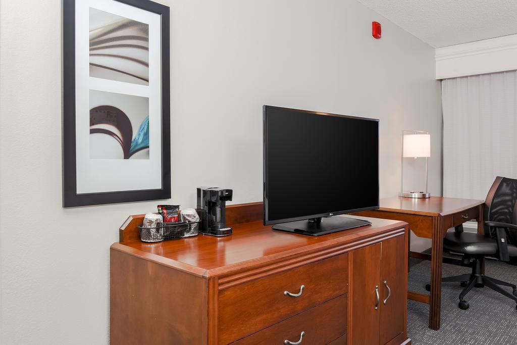 Radisson Hotel Houston Intercontinental Airport North Екстериор снимка