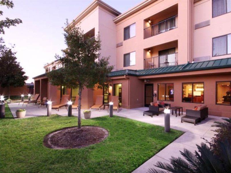 Radisson Hotel Houston Intercontinental Airport North Екстериор снимка