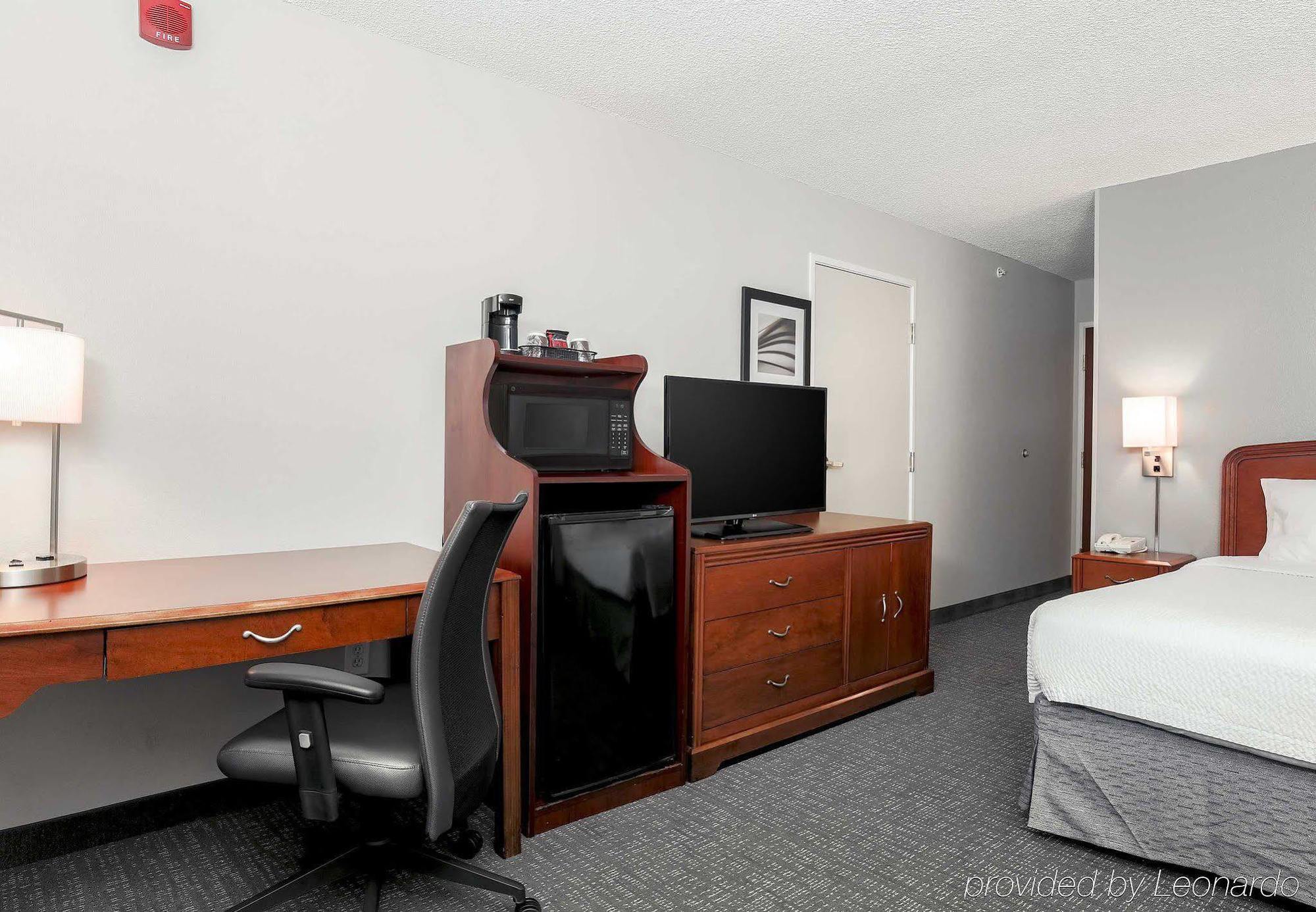 Radisson Hotel Houston Intercontinental Airport North Екстериор снимка
