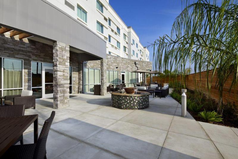 Radisson Hotel Houston Intercontinental Airport North Екстериор снимка